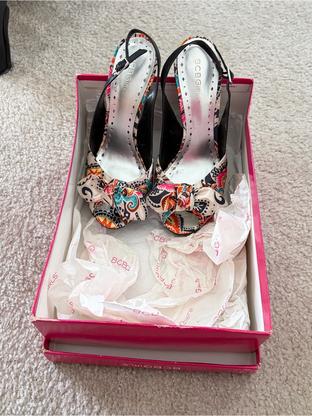 BCBGeneration Multicolor Patterned Slingback Peep-Toe Heels. Leather and satin. - Picture 5 of 5